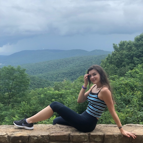 Meet your Posher, Sophie - Picture 2 of 6